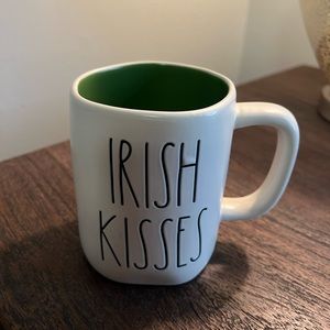 Rae Dunn Irish Kisses mug